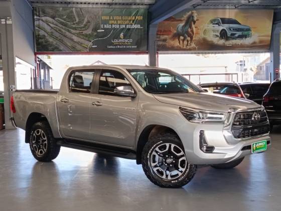 TOYOTA HILUX 2.8 D-4D TURBO DIESEL CD SRX 4X4 AUTOMÁTICO TOYOTA HILUX 2.8 D-4D TURBO DIESEL CD SRX 4X4 AUTOMÁTICO